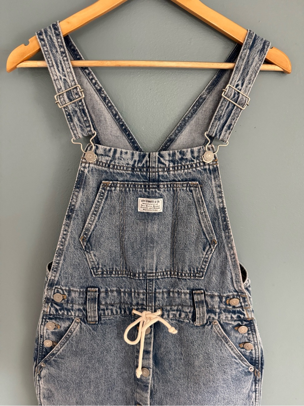 Levi's Jumper- Like New